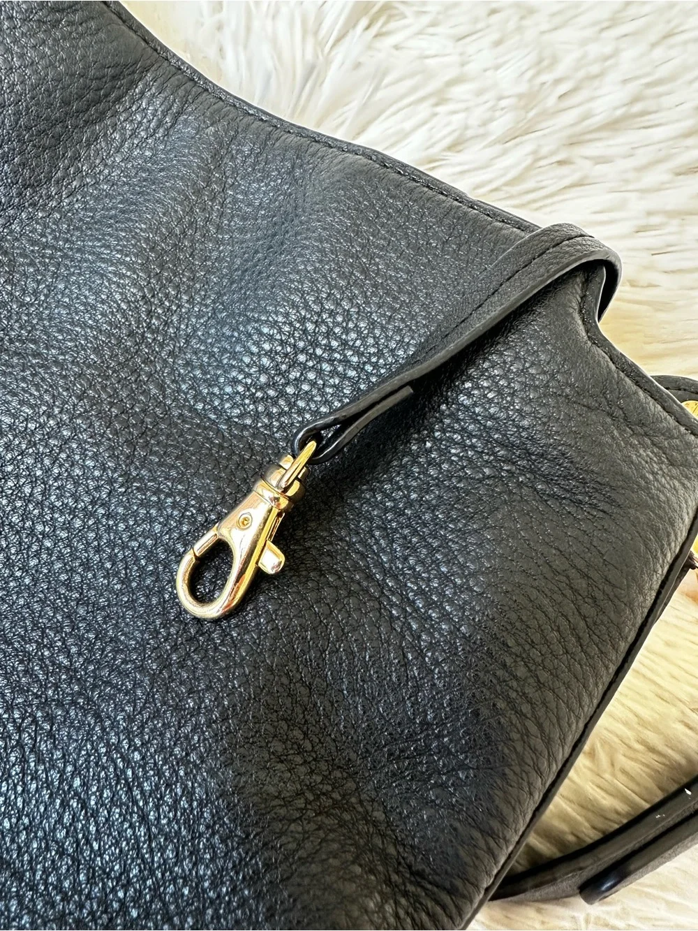 MICHAEL KORS Lillie Large Black Pebbled Leather Hobo Shoulder Bag Gold Chain